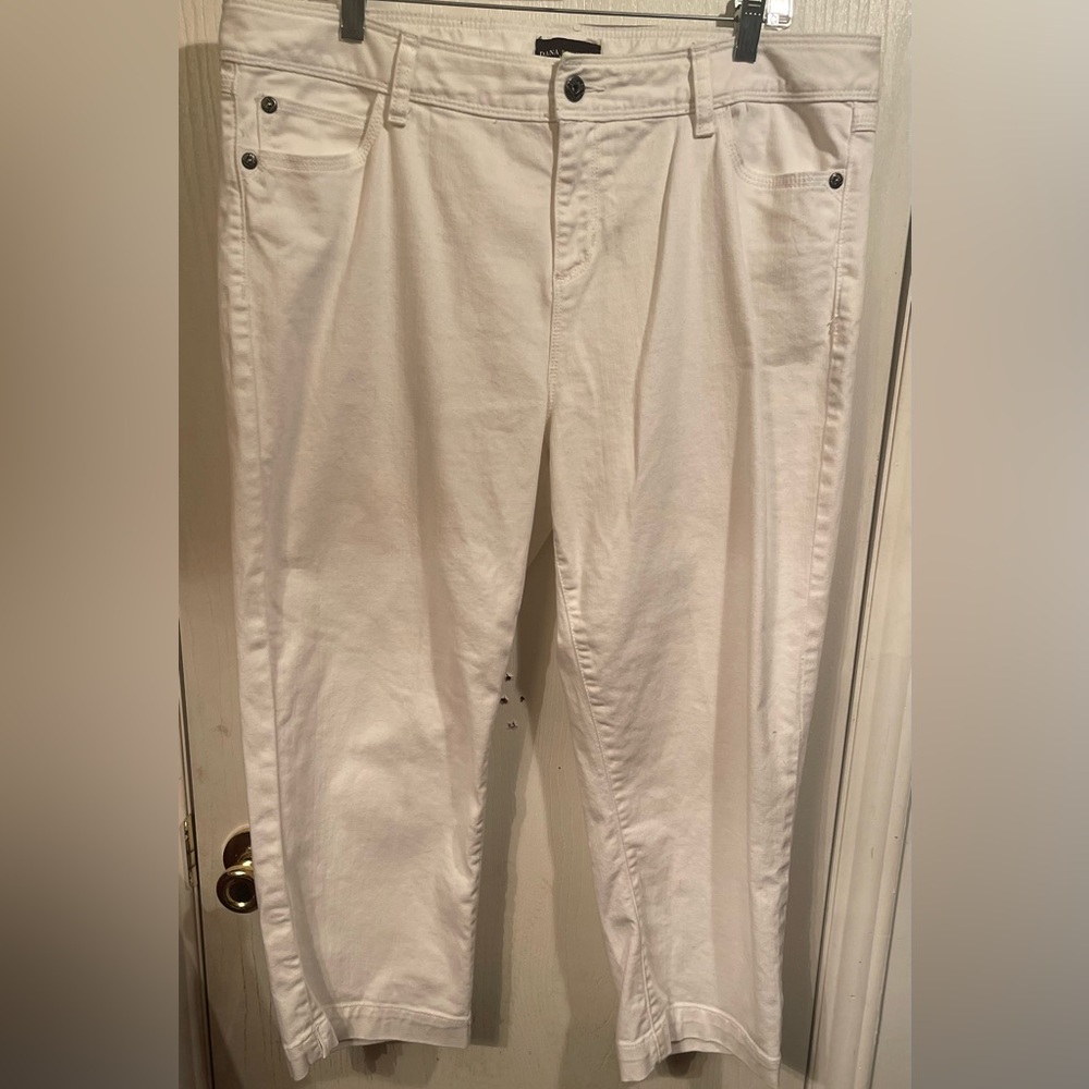 Dana Buchman White Denim Pants